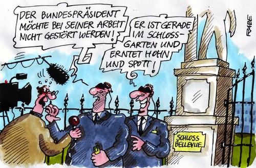 Cartoon: Schlossgärtchen (medium) by RABE tagged bundespräsident,wulff,staatsoberhaupt,cdu,deutschland,transparenz,urlaub,sponsoren,freunde,kreditaffäre,privatkredit,sylt,diekmann,bildzeitung,offenlegung,bellevue,schloß,schloßgarten,berlin,ernte,ernetzeit,hohn,spott,bodyguard,reporter,presse,interview,bundespräsident,wulff,staatsoberhaupt,cdu,deutschland,transparenz,urlaub,sponsoren,freunde,kreditaffäre,privatkredit