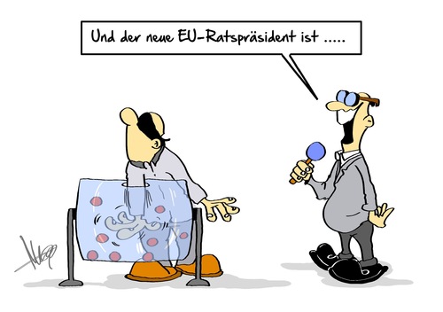 Cartoon: EU Los (medium) by Marcus Gottfried tagged eu,ratspräsident,wahl,los,losglück,lostrommen,verfahren,zufall,marcus,gottfried,cartoon,karikatur,ball,niete,augenbinde,moderator,qualifikation,eu,ratspräsident,wahl,los,losglück,lostrommen,verfahren,zufall,marcus,gottfried,cartoon,karikatur,ball,niete,augenbinde,moderator,qualifikation