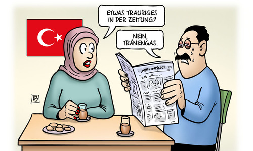 Cartoon: Tränengas-Zeitung (medium) by Harm Bengen tagged tränengas,trauriges,regimekritik,pressefreiheit,zeitung,tagesordnung,eu,europa,türkei,harm,bengen,cartoon,karikatur,tränengas,trauriges,regimekritik,pressefreiheit,zeitung,tagesordnung,eu,europa,türkei,harm,bengen,cartoon,karikatur